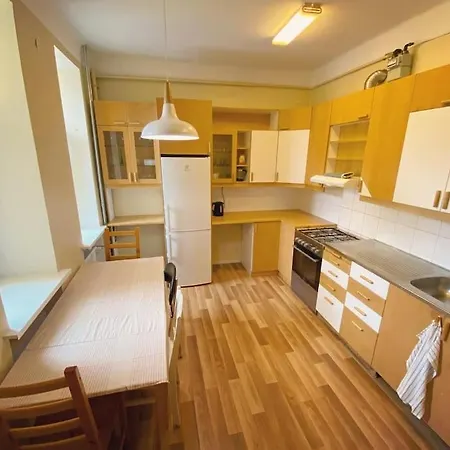 Center Up To 4 Guests